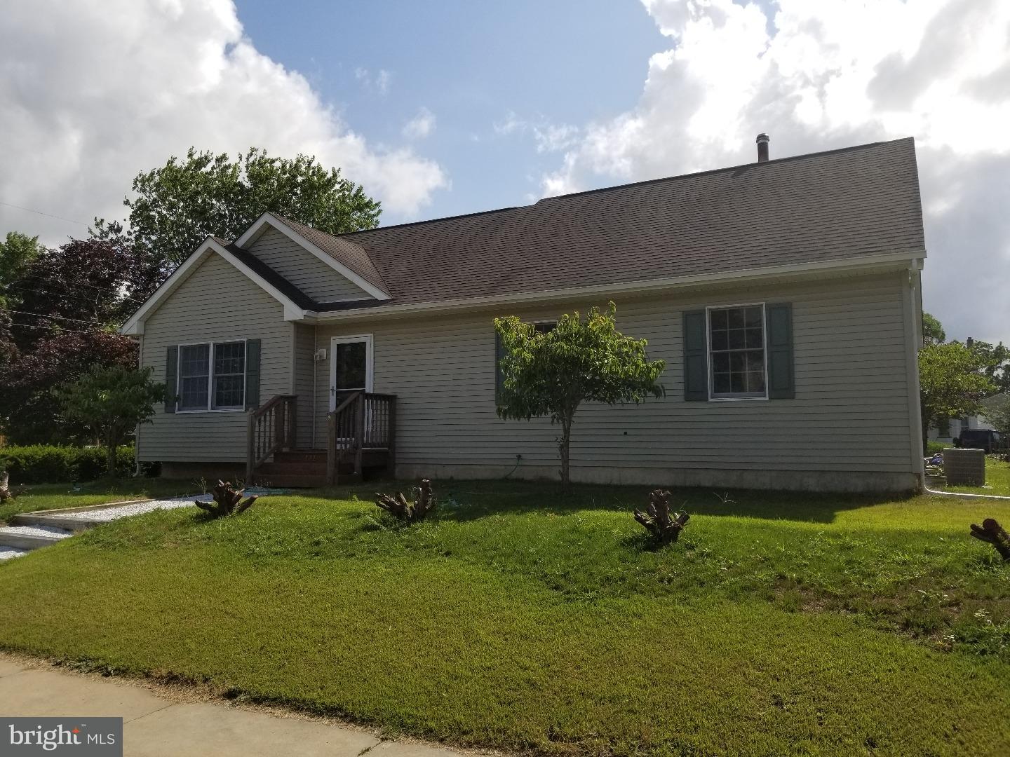 **NEW PRICE** 222 S Main Street Elmer NJ!! Castle Real Estate